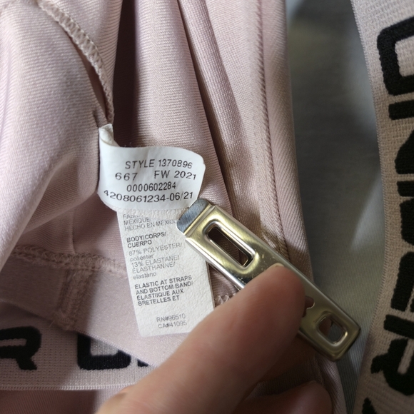 Under Armour Womens Crossbody Strappy Low Sports Bra 1370896 Size M - Picture 4 of 6